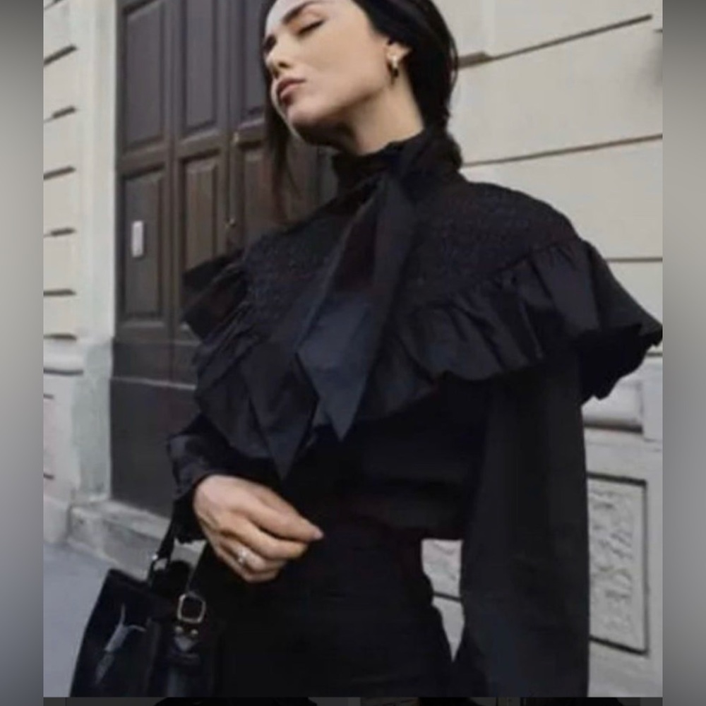 Zara Poplin Blouse with Bow . BNWT . Size small
